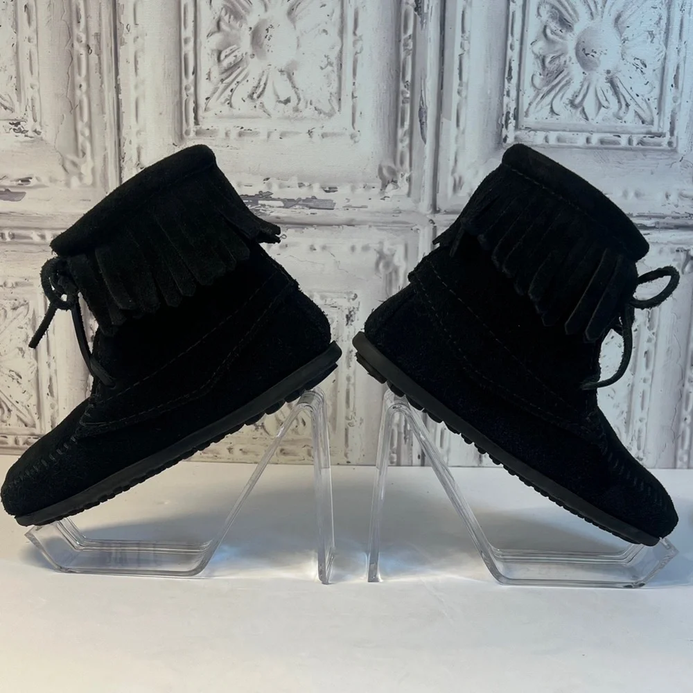 Minnetonka Kids Tramper Boot Suede Moccasin Lace-Up Ankle Boots Black Kids 11
